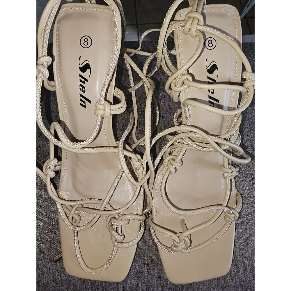 Womens Bone Beige Strappy Sandal Size 8M Tried on - Not Worn - Picture 2 of 5